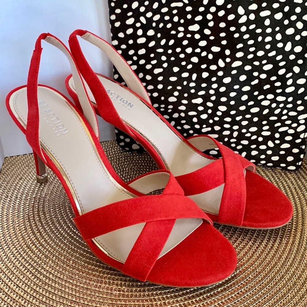 NEW Kenneth Cole Reaction Bobbi Slingback Heeled Sandals Suede Red 9M